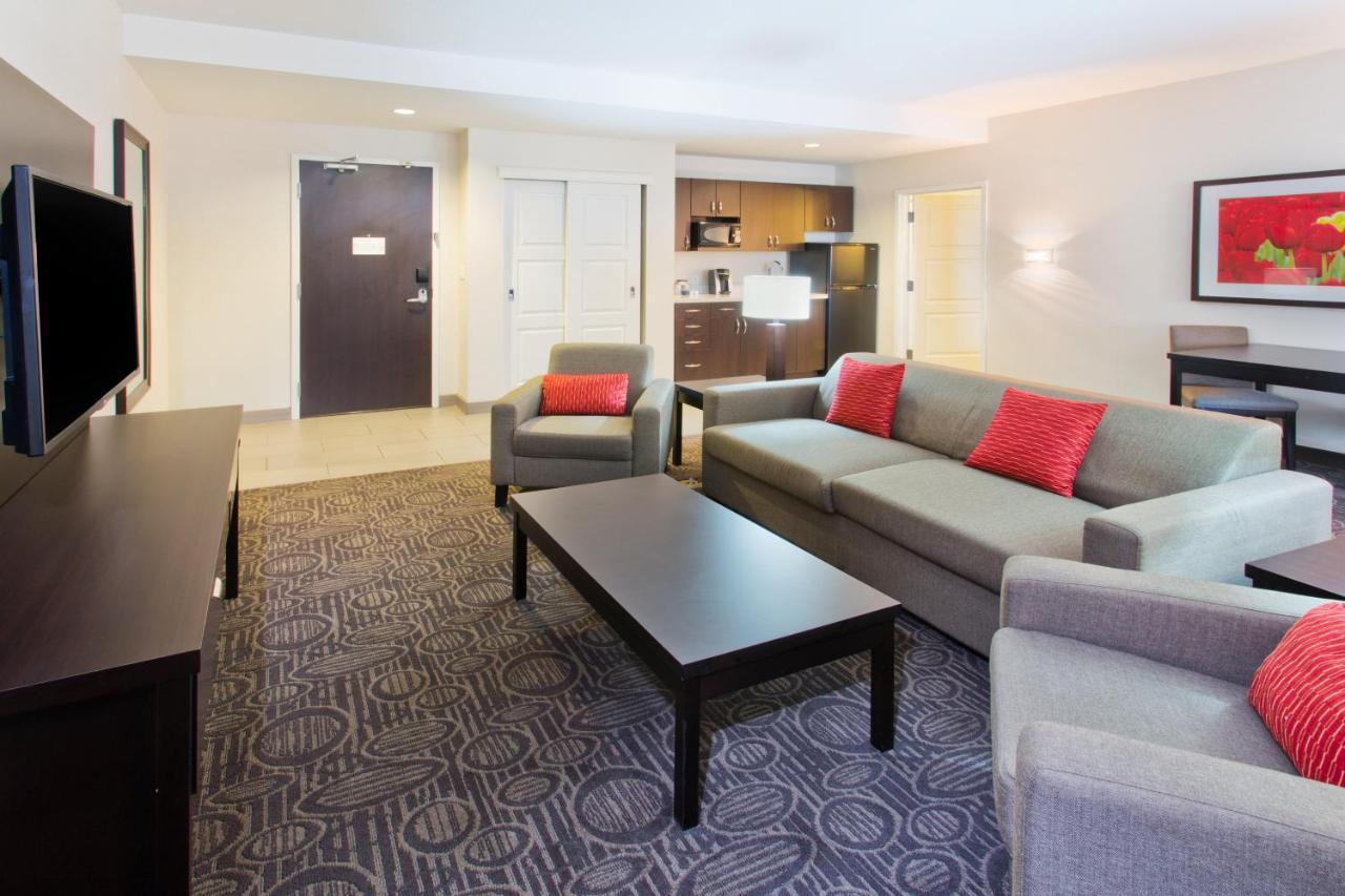 Holiday Inn Hotel & Suites Red Deer By Ihg Penhold Room photo