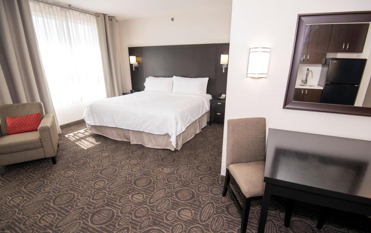 Holiday Inn Hotel & Suites Red Deer By Ihg Penhold Exterior photo
