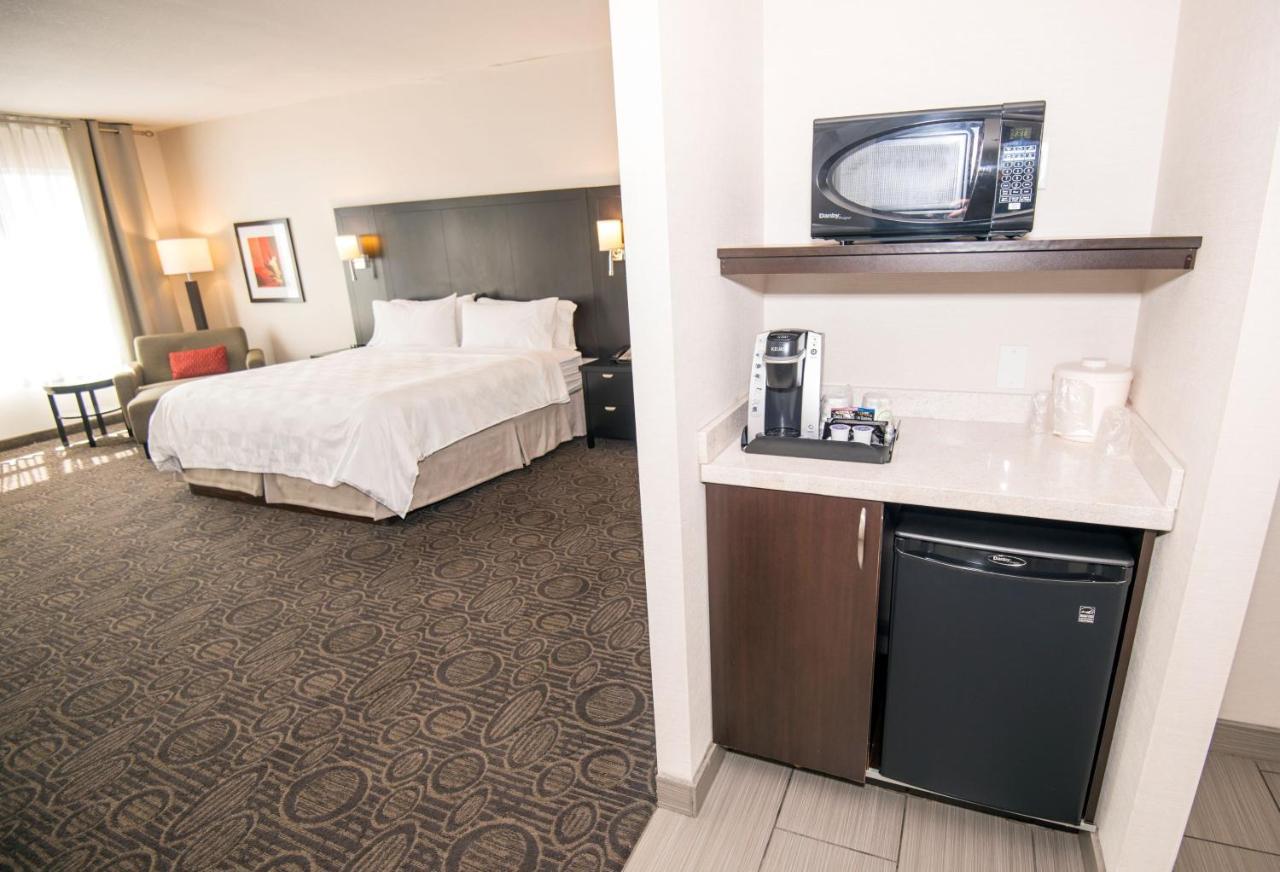 Holiday Inn Hotel & Suites Red Deer By Ihg Penhold Exterior photo