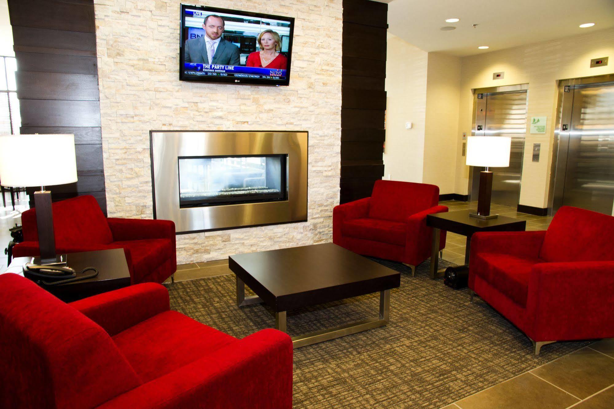 Holiday Inn Hotel & Suites Red Deer By Ihg Penhold Exterior photo