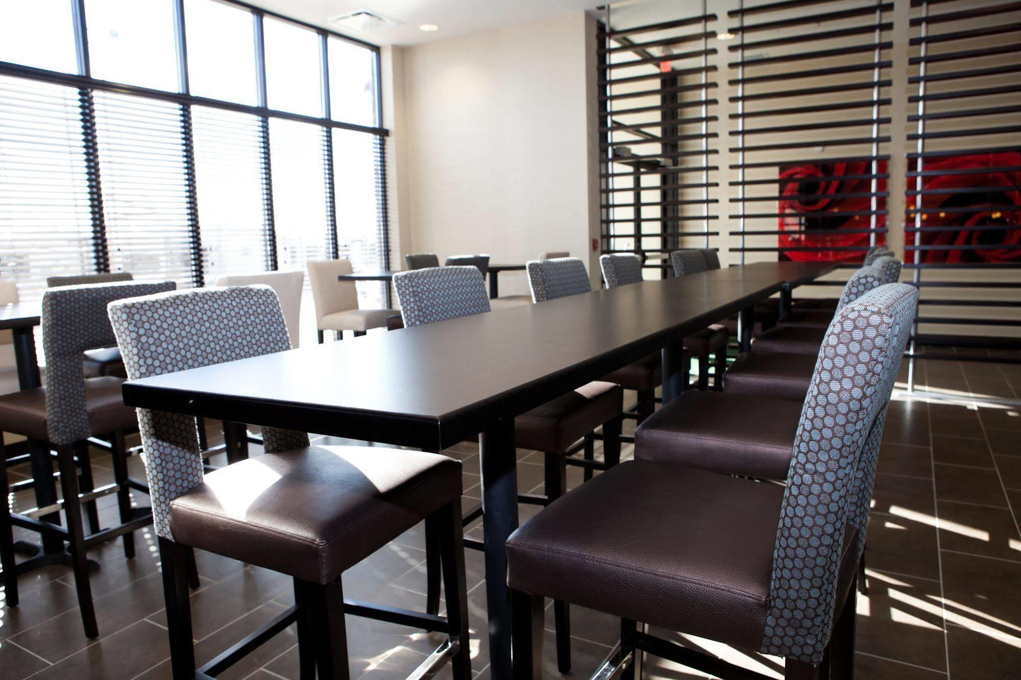 Holiday Inn Hotel & Suites Red Deer By Ihg Penhold Exterior photo