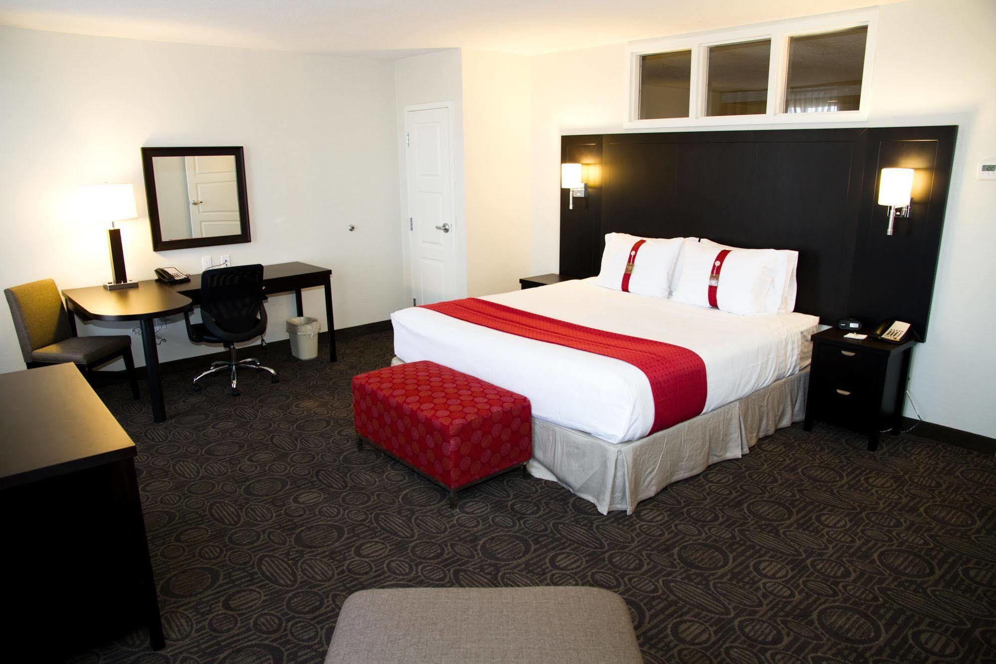Holiday Inn Hotel & Suites Red Deer By Ihg Penhold Exterior photo