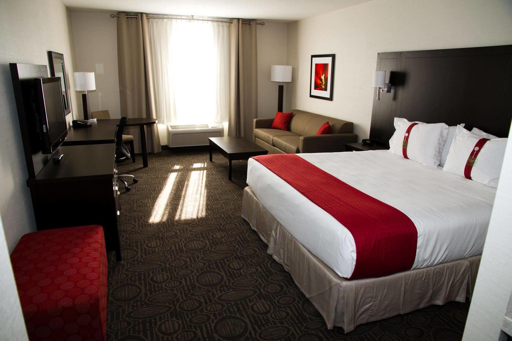 Holiday Inn Hotel & Suites Red Deer By Ihg Penhold Exterior photo