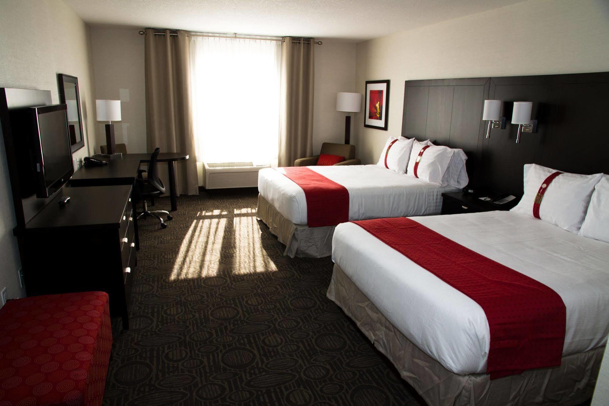 Holiday Inn Hotel & Suites Red Deer By Ihg Penhold Exterior photo