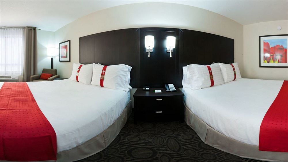 Holiday Inn Hotel & Suites Red Deer By Ihg Penhold Exterior photo
