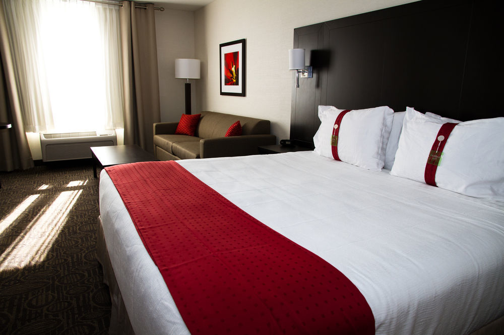 Holiday Inn Hotel & Suites Red Deer By Ihg Penhold Exterior photo