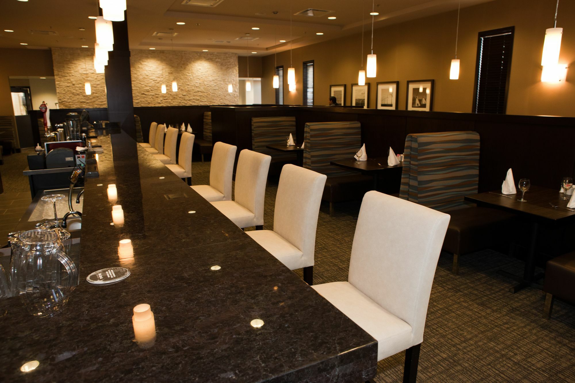 Holiday Inn Hotel & Suites Red Deer By Ihg Penhold Exterior photo