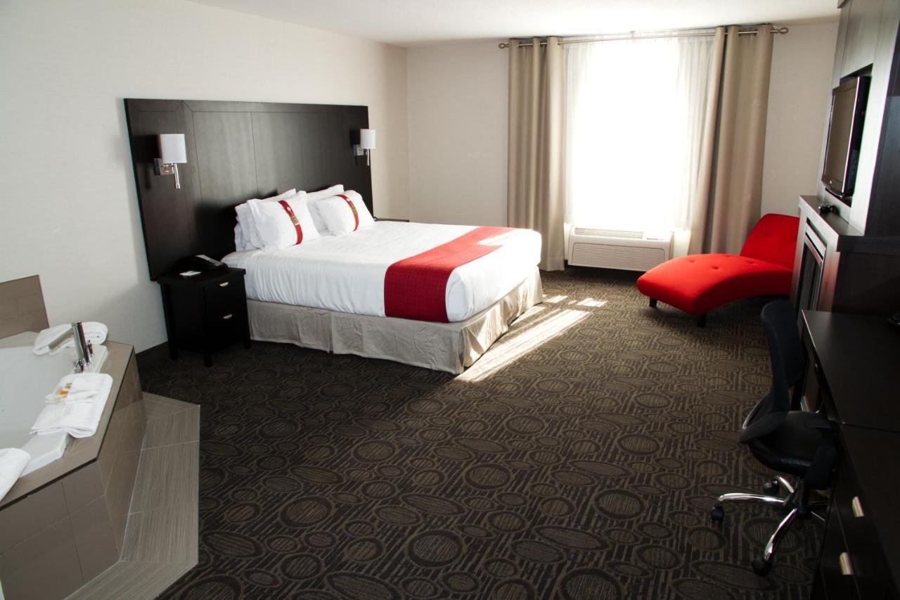 Holiday Inn Hotel & Suites Red Deer By Ihg Penhold Exterior photo
