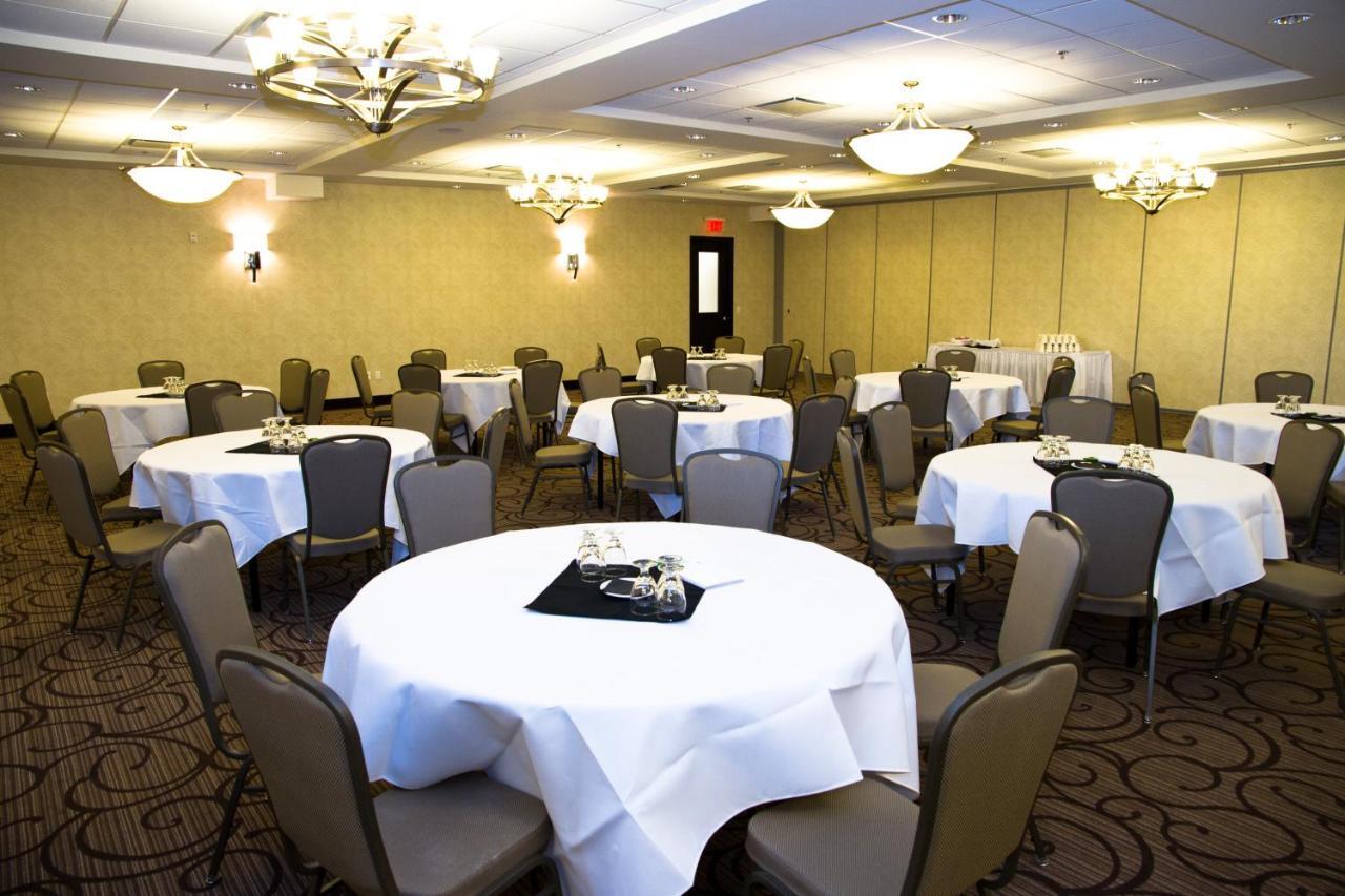 Holiday Inn Hotel & Suites Red Deer By Ihg Penhold Exterior photo